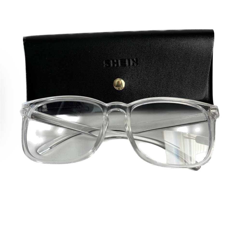 Cute and classic Clear frames 👓